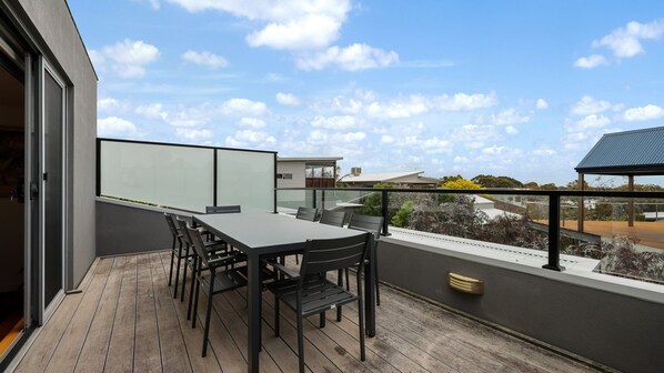 Outdoor dining - Blue Tides Getaway in Cowes (Cowes)