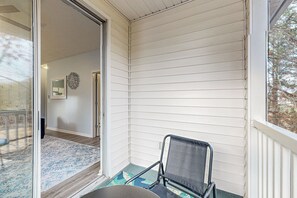 Terrace/patio - Pool Access! ‘Tee & Sea’ Condo in Myrtle Beach (Myrtle Beach)