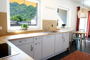 Fridge, oven, stovetop, dishwasher - Apartment Plantitsch - Alpstay (Naturns)