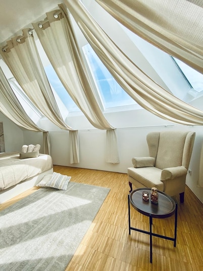 Comfy 3BR Apt With Living Room Balcony