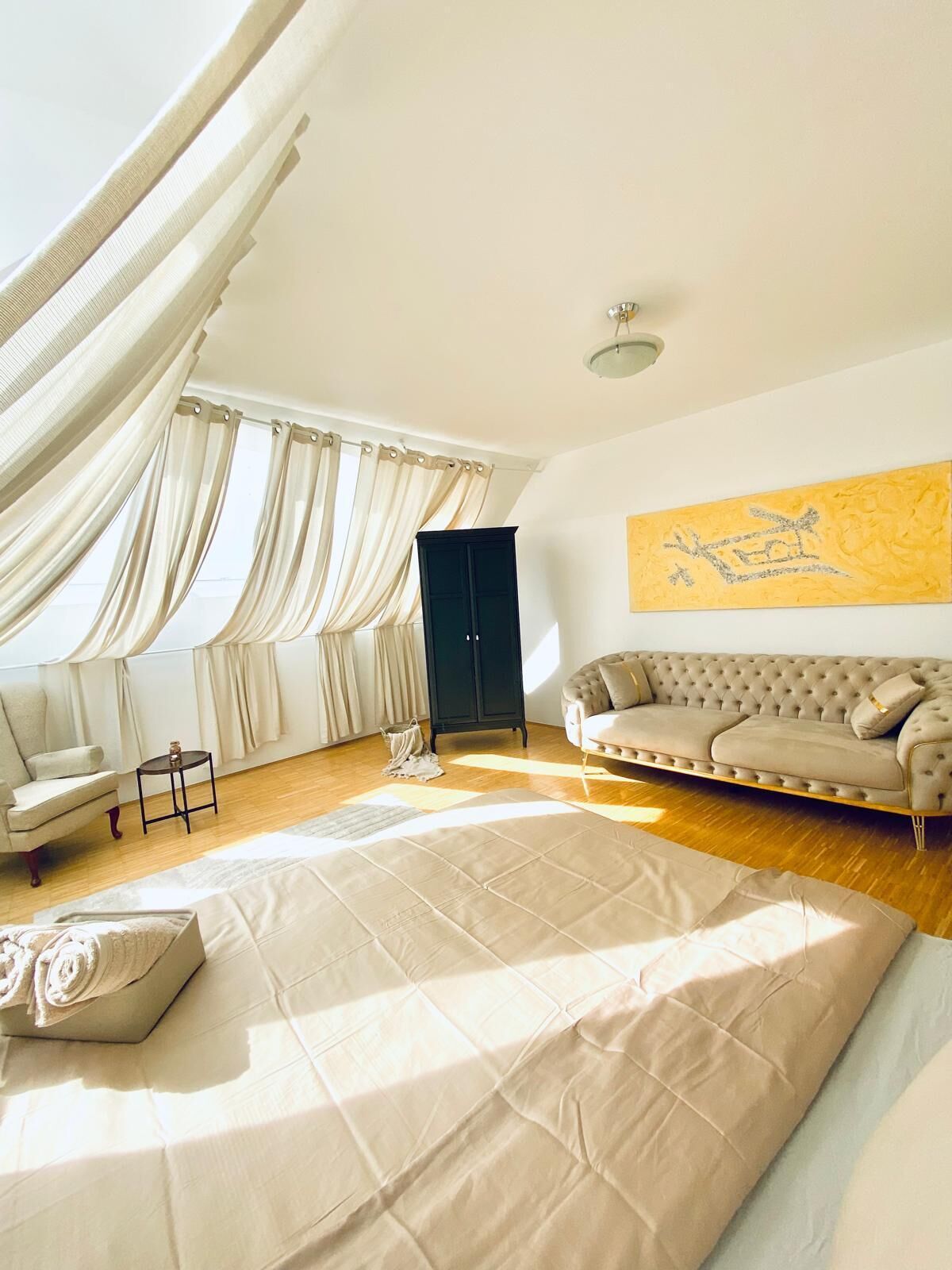 Basic Apartment | Iron/ironing board