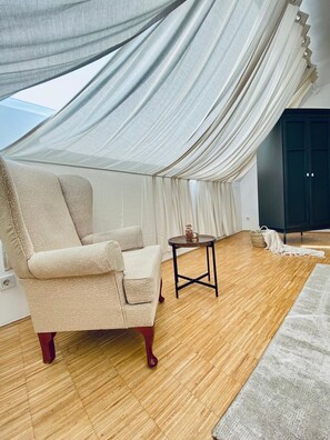 Căn hộ cơ bản | Bàn ủi/dụng cụ ủi quần áo 