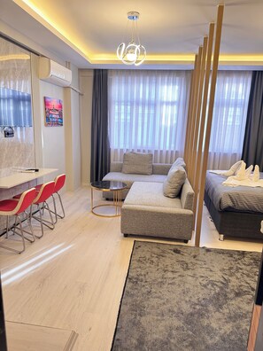 Premium bedding, minibar, desk, laptop workspace - The Old Bazaar Suites Apartment (İstanbul)