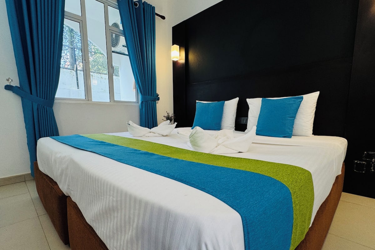 In-room safe, free WiFi