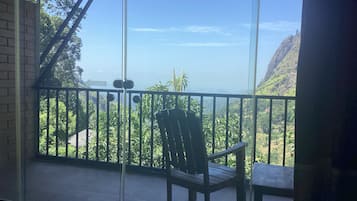 Deluxe Triple Room | Soundproofing, iron/ironing board, free WiFi