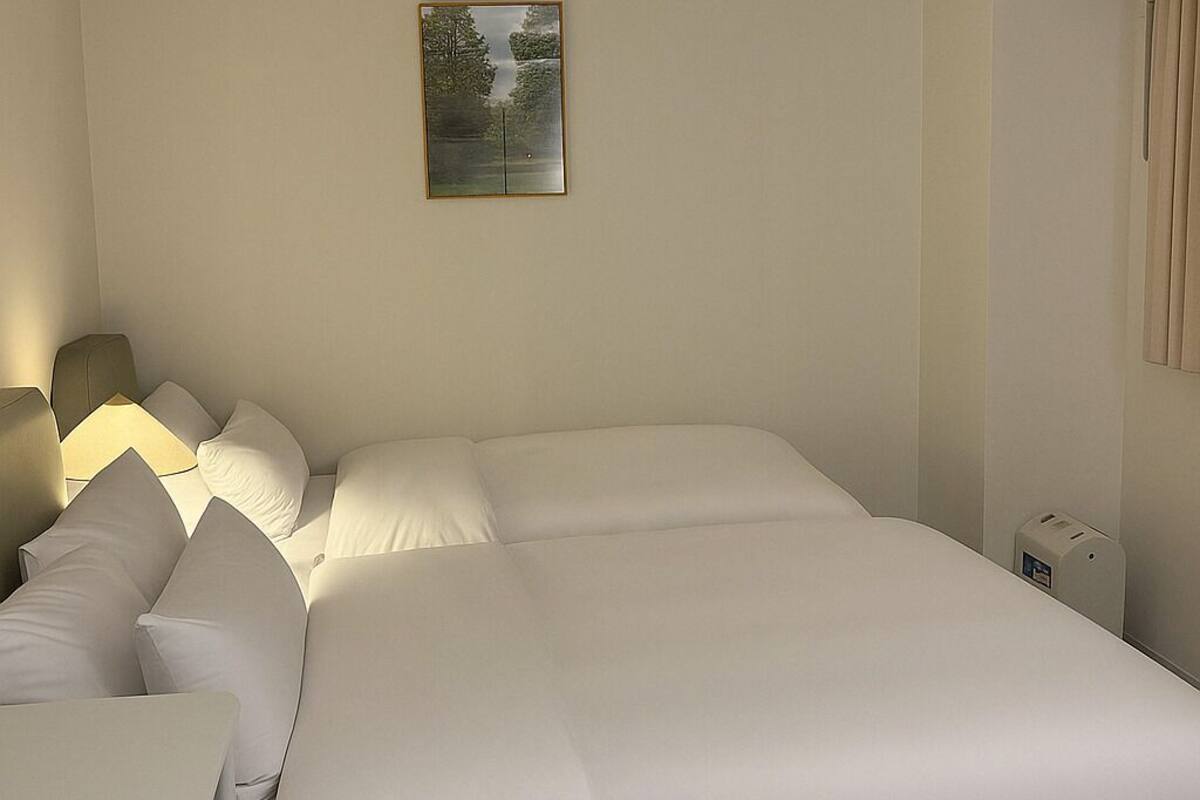 Standard Triple Room | Desk, laptop workspace, WiFi (free)