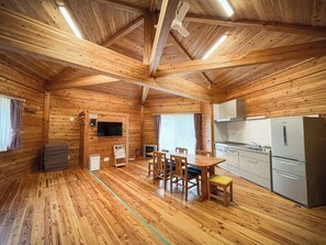 Casa de campo clásica, vistas a la montaña | Zona de estar