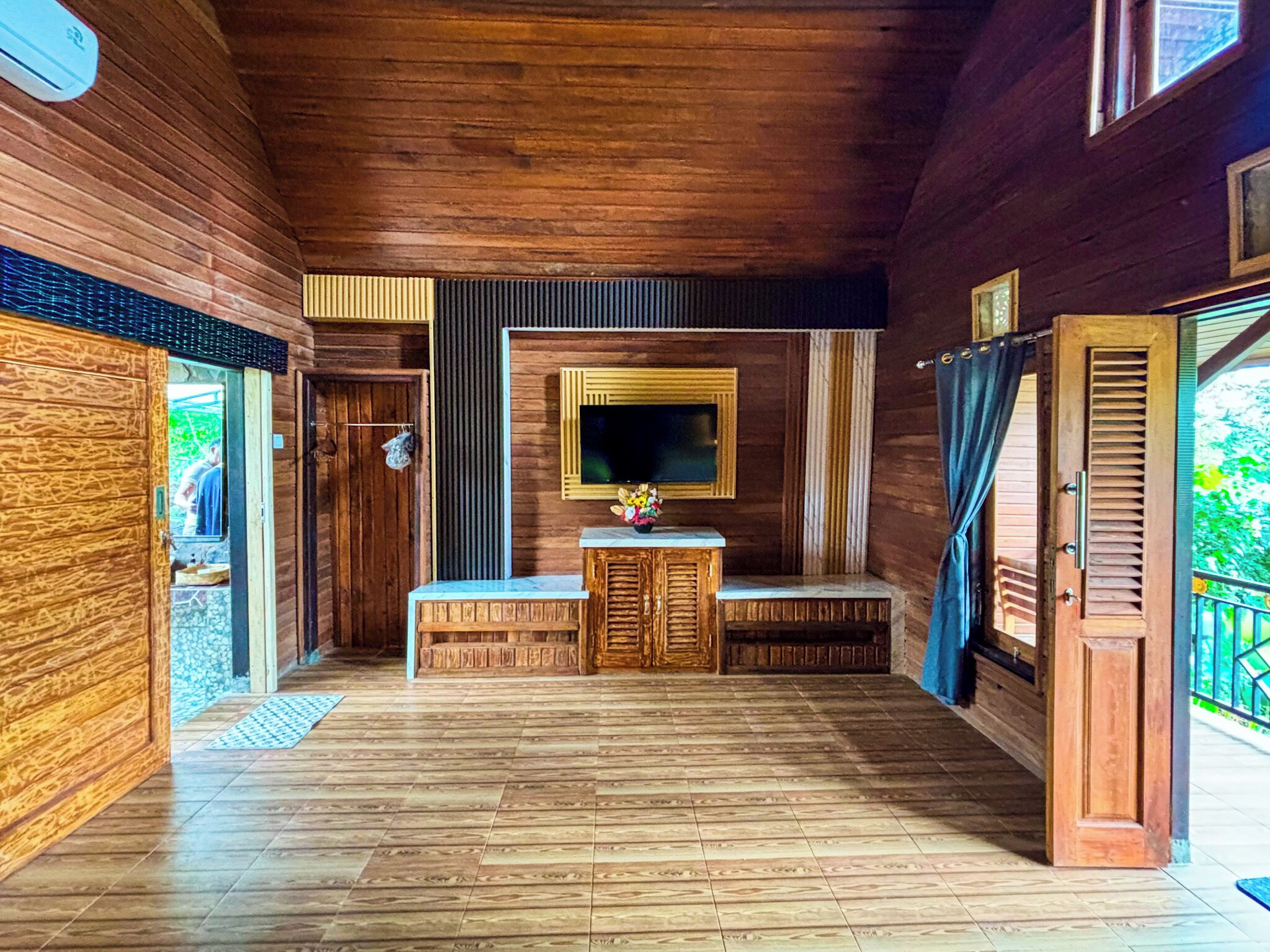 Bali Villa with Jungle View | Free WiFi, bed sheets