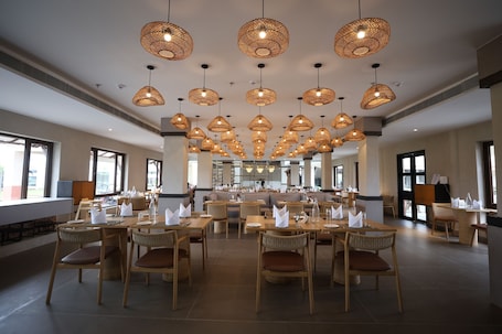 Dining. Vinaika Eco-Resort