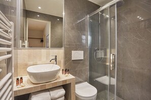 Shower, hair dryer - Modern Apartement Center of Paris (Paris)