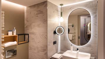 Superior Double Room | Bathroom