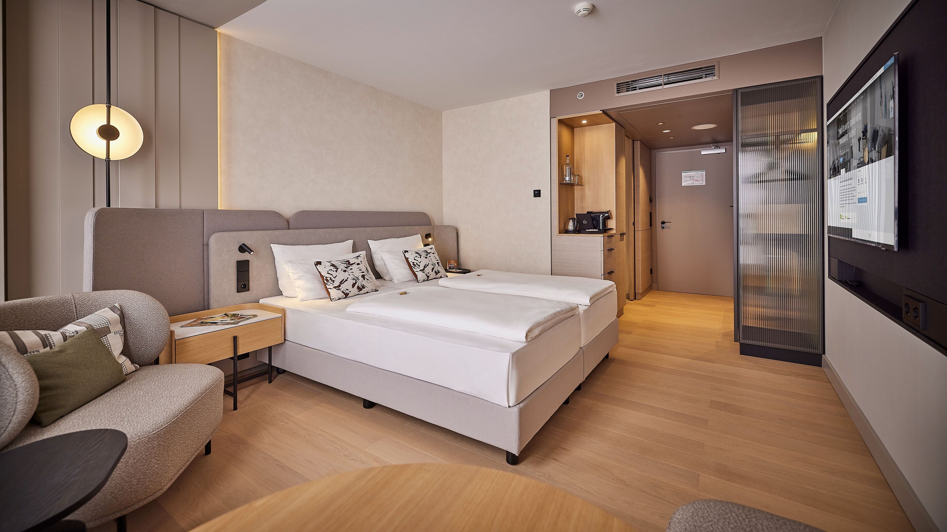 Ropa de cama hipoalergénica y minibar 