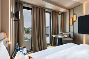 Ropa de cama hipoalergénica y minibar 
