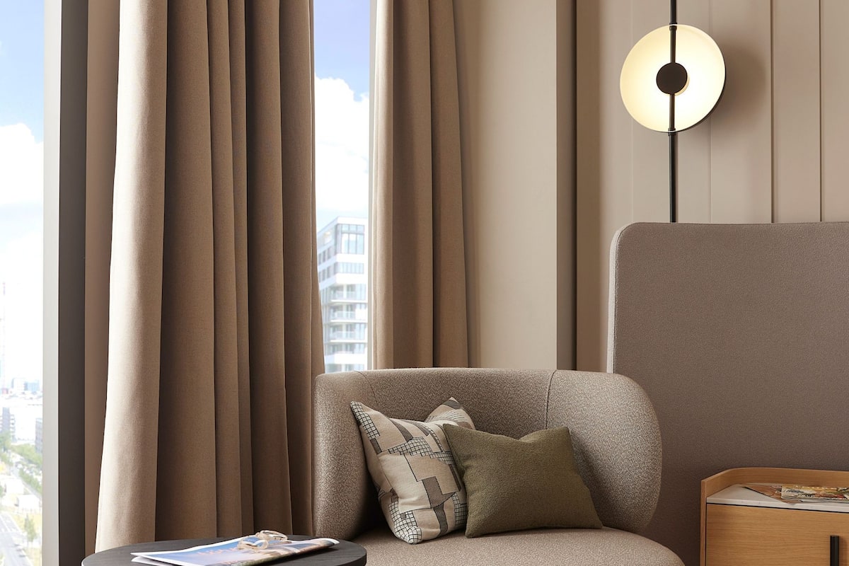 Ropa de cama hipoalergénica y minibar