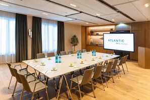 Unclassified image, 2 of 66, button - ATLANTIC Hotel Frankfurt (Frankfurt)