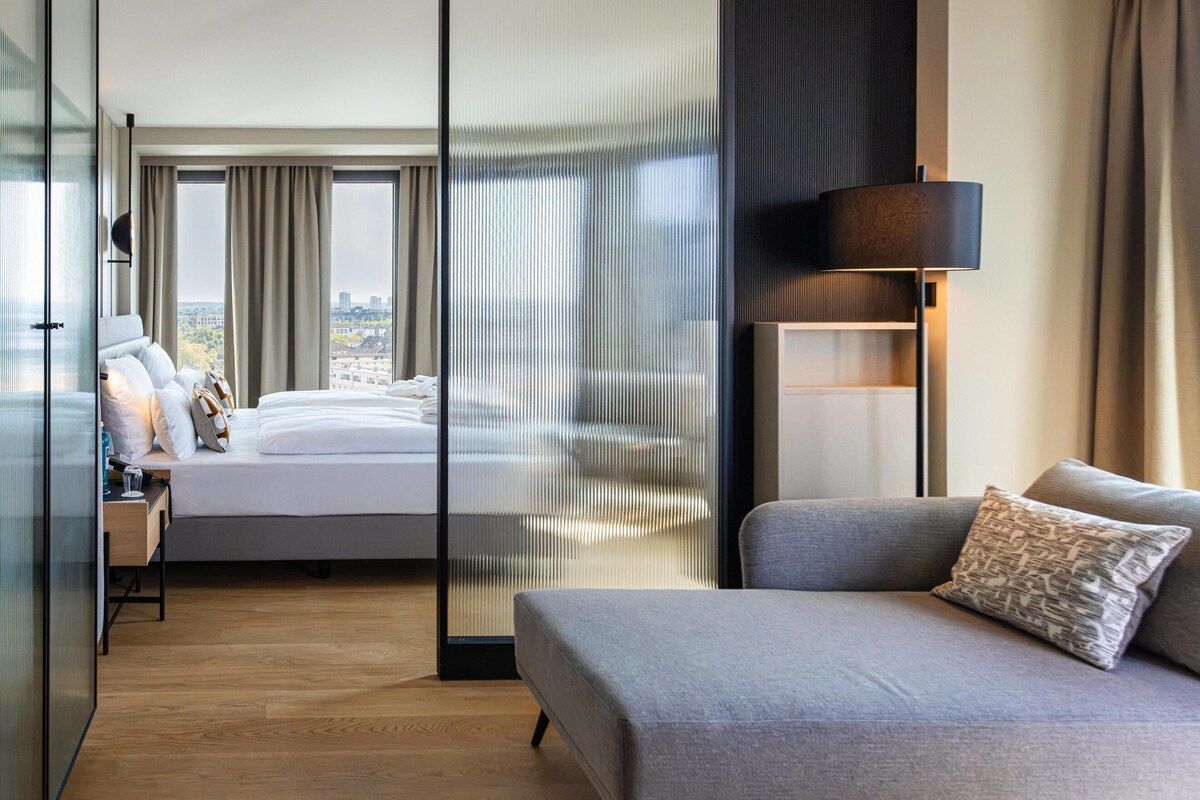 Junior Suite (Superior) | Hypo-allergenic bedding, minibar, in-room safe, blackout curtains