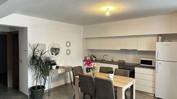 Apartment, 2 Bedrooms, Terrace | Dining room