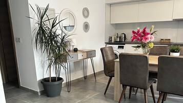 Apartment, 2 Bedrooms, Terrace | Interior