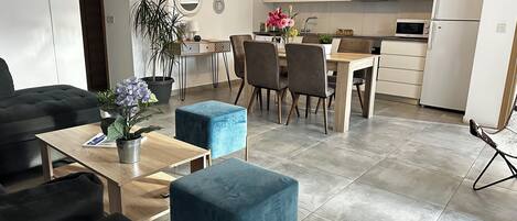 Apartment, 2 Bedrooms, Terrace | Interior