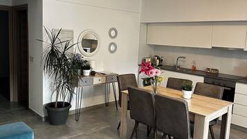Apartment, 2 Bedrooms, Terrace | Dining room