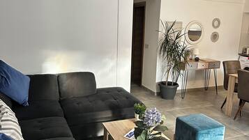 Apartment, 2 Bedrooms, Terrace | Living room