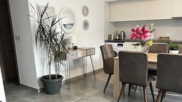 Apartment, 2 Bedrooms, Terrace | Interior