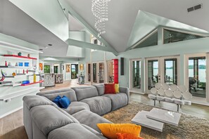 Smart TV, video games, ping pong - Waterfront Stay w/ Canoes, Deck, Game Room & Lake Views Near Mooresville (Mooresville)