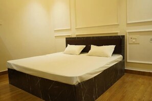 Luxury Room | Laptop workspace, free WiFi - Dream Villa (Banswara)