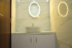 Shower, towels, soap, shampoo