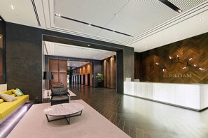 Lobby - Luxury CBD Pad: Super King Beds, Records + Pool! (Melbourne)