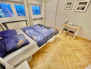 Classic Double Room, 1 Double Bed | Soundproofing, iron/ironing board, free WiFi - Fantastic Inn Warsaw - CH35 (Warsaw)