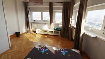 Iron/ironing board, free WiFi