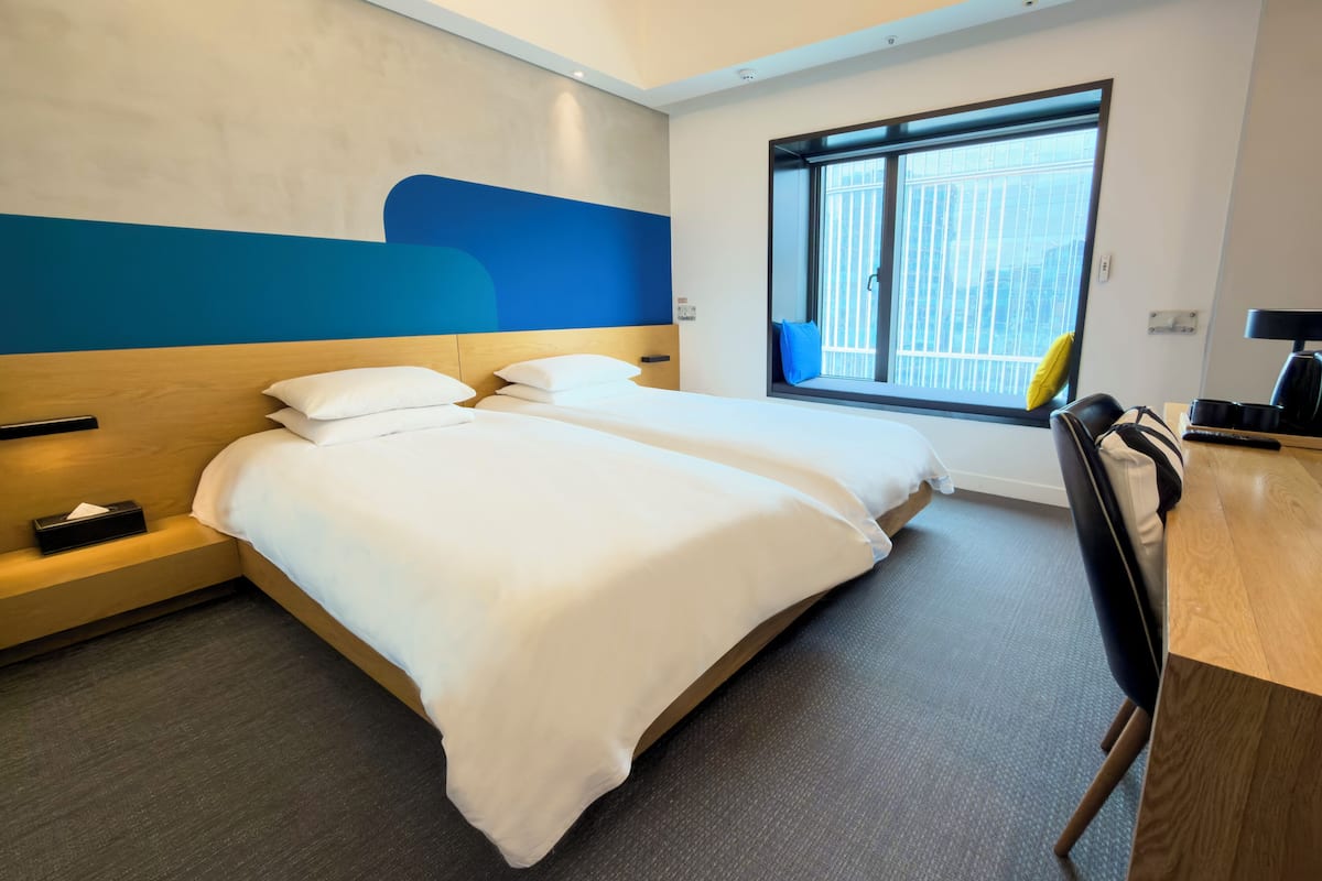 Deluxe Twin Room | In-room safe, desk, laptop workspace, free WiFi
