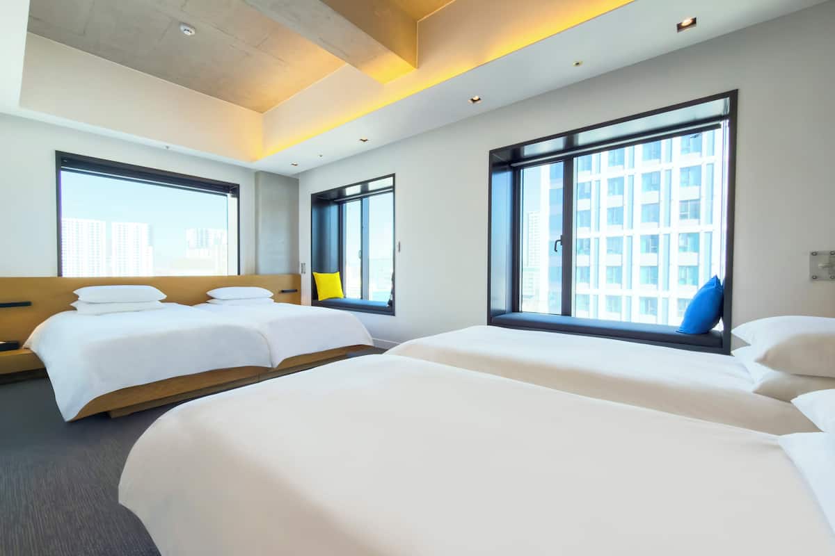 Family Duplex | In-room safe, desk, laptop workspace, free WiFi