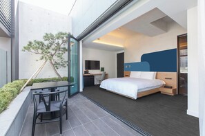 Panorama Room with View