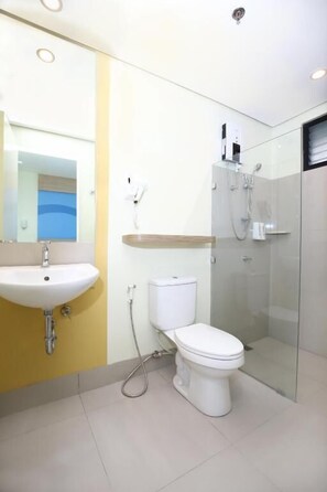 Standard Double Room | Bathroom