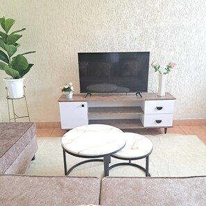 Living area - Stylish 1-bedroom apartment in Westlands, Nairobi perfect for your stay. (Nairobi)