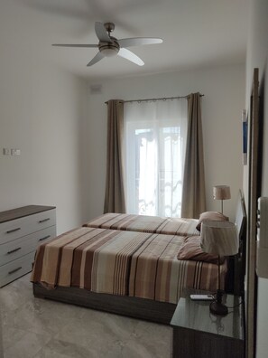 Desk, iron/ironing board, travel crib, free WiFi - Thistle Lodge – Perfect for Groups: Pool, Space & Peaceful Vibes (Gozo)