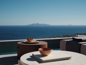 Outdoor dining - Lavender Villa with Private Pool, Epos Villas Imerovigli (Thira - Santorini)