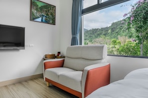 Triple Room | Free WiFi, bed sheets - Longtian (Luye)
