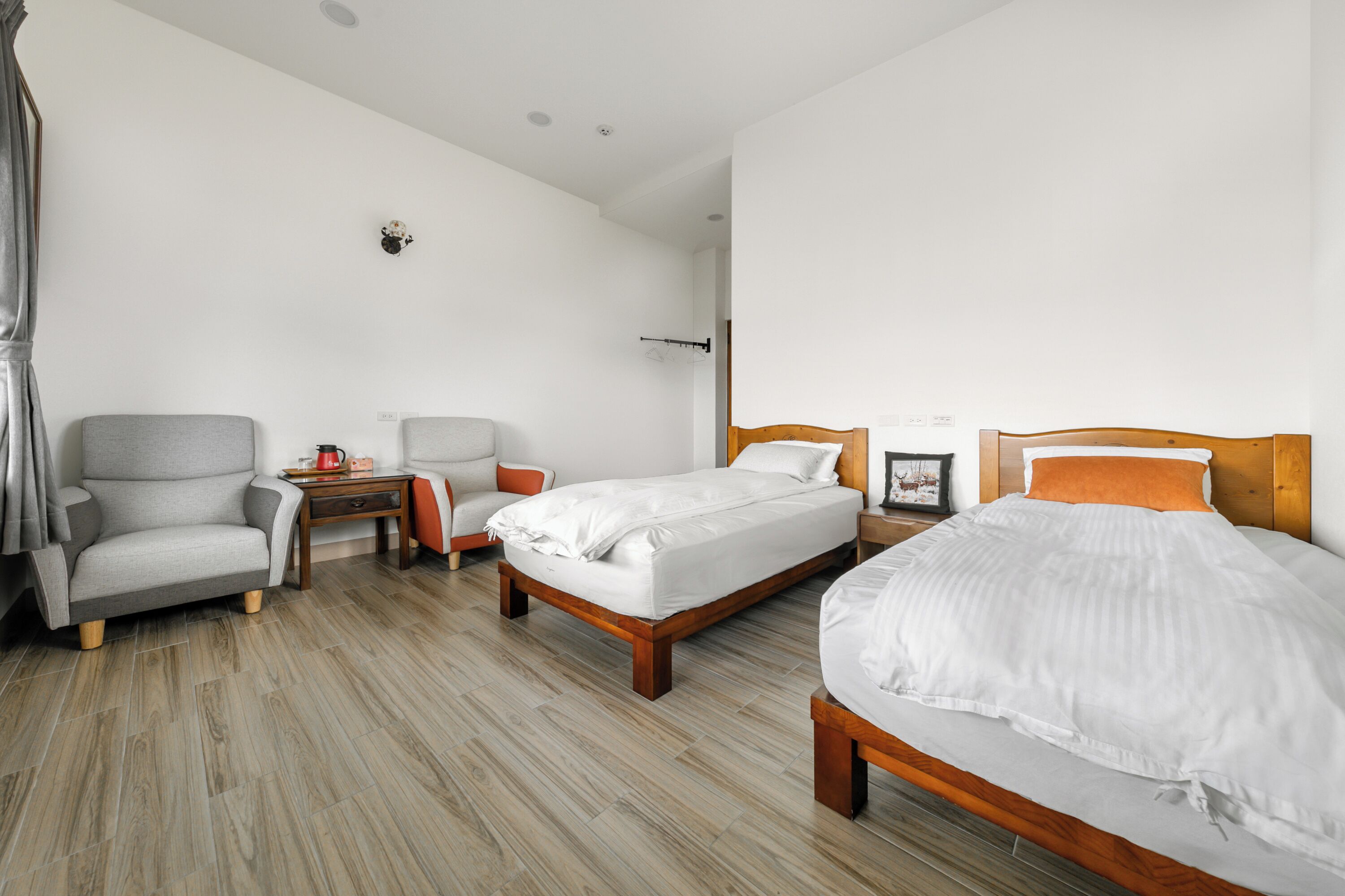 Camera con 2 letti singoli, vista giardino | Wi-Fi gratuito, lenzuola