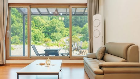 1 habitación y wifi gratis . Hongcheon Vivaldi Four Seasons Pension