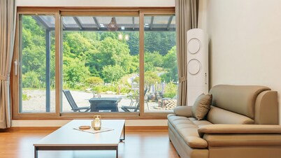 Hongcheon Vivaldi Four Seasons Pension