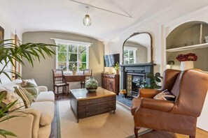 テレビ、書斎 / ワークスペース