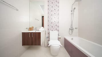 Regadera, amenidades de baño gratuitas, secadora de cabello, bidet