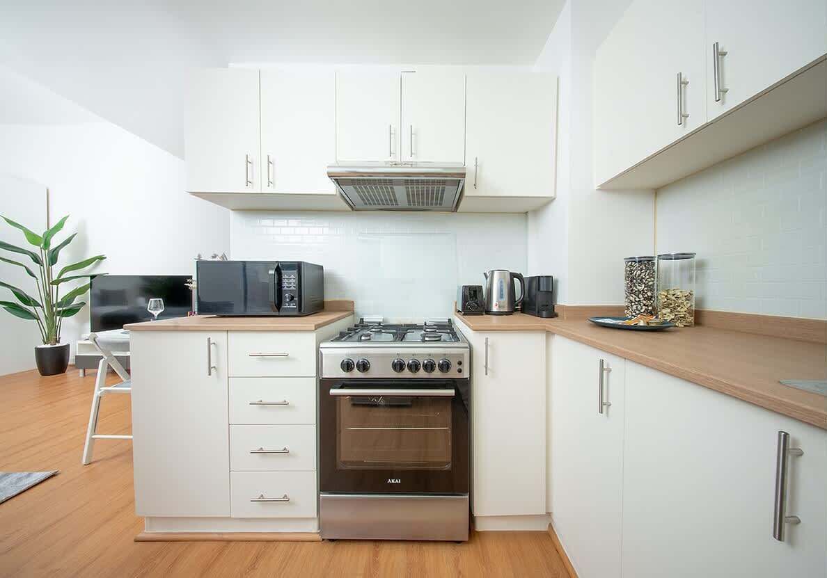 Macchina per tè/caffè, frigorifero, microonde, forno