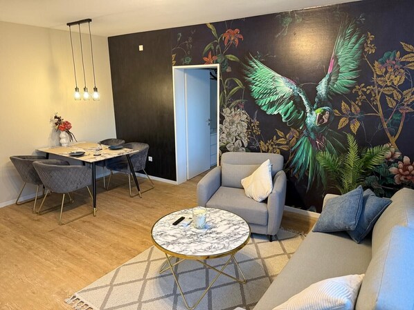 Living area - Apartment "Exklusive Winzenheim" with Balcony, Wi-Fi and Air Conditioning (Bad Kreuznach)