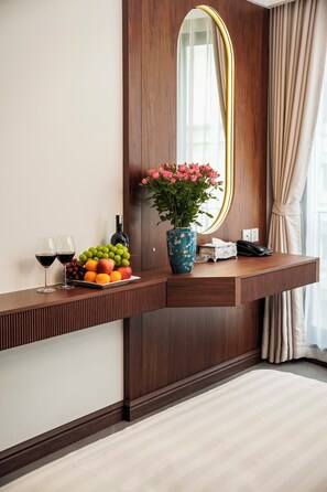 Executive Double or Twin Room, City View | In-room safe, soundproofing, iron/ironing board, free WiFi - Blubiz Hotel 6 (Tu Liem)