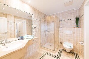 Shower, hair dryer - Villa Seeadler Comfortable holiday residence (Binz)