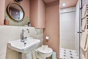 Hair dryer - Charming air-conditioned studio in the center of Paris (Paris)